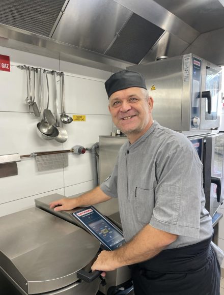 Gilles Richard le chef du restaurant questcetenpenses à Entrelacs